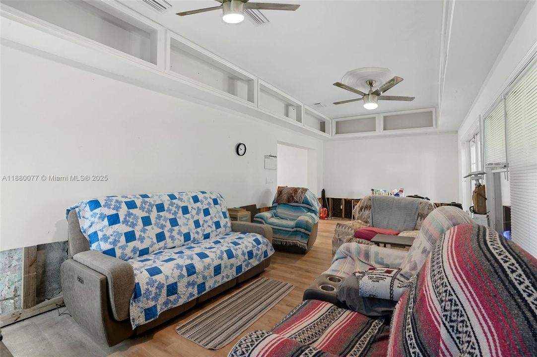 For Sale: $250,000 (3 beds, 2 baths, 1776 Square Feet)