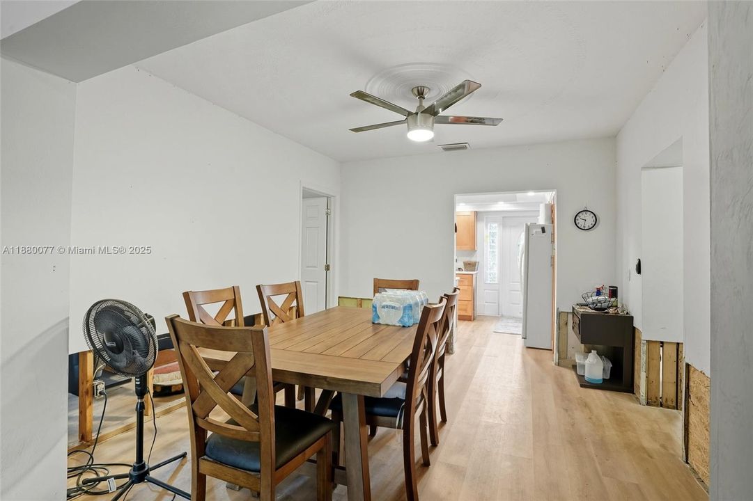 For Sale: $250,000 (3 beds, 2 baths, 1776 Square Feet)