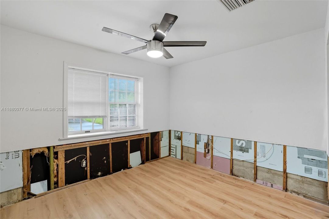 For Sale: $250,000 (3 beds, 2 baths, 1776 Square Feet)