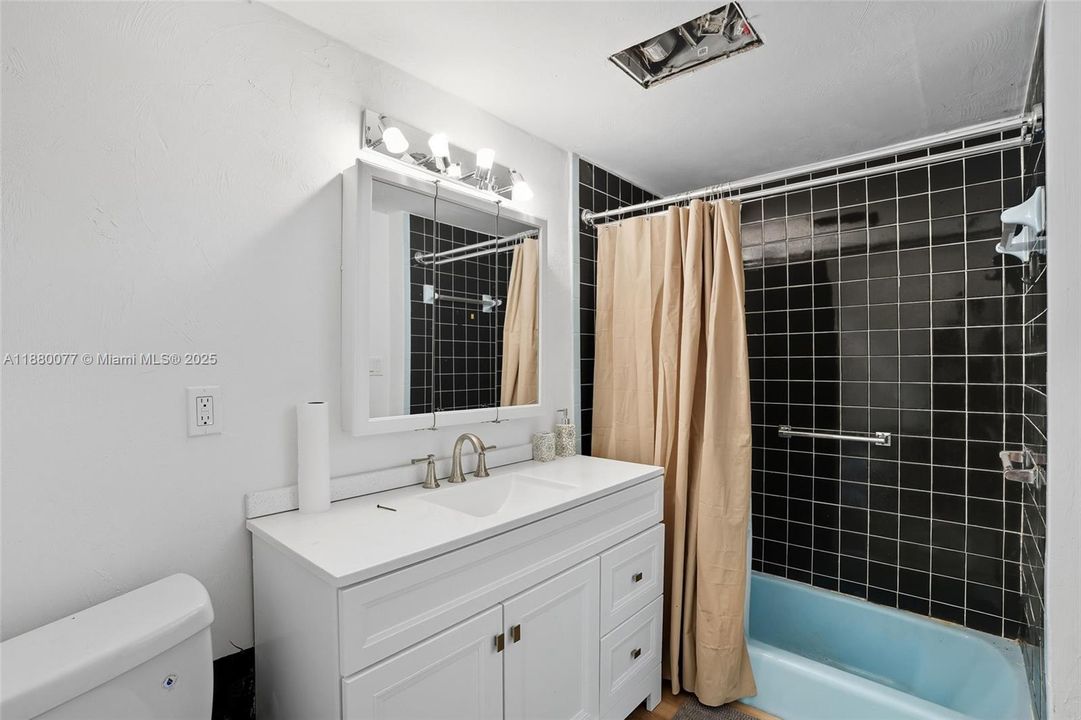 For Sale: $250,000 (3 beds, 2 baths, 1776 Square Feet)