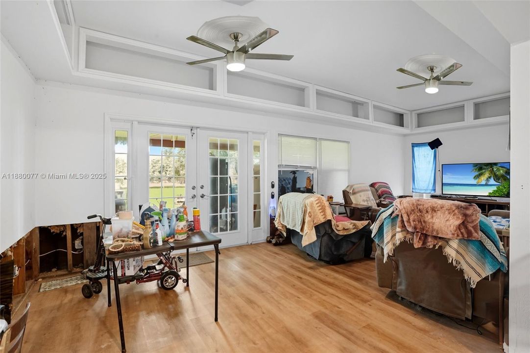 For Sale: $250,000 (3 beds, 2 baths, 1776 Square Feet)