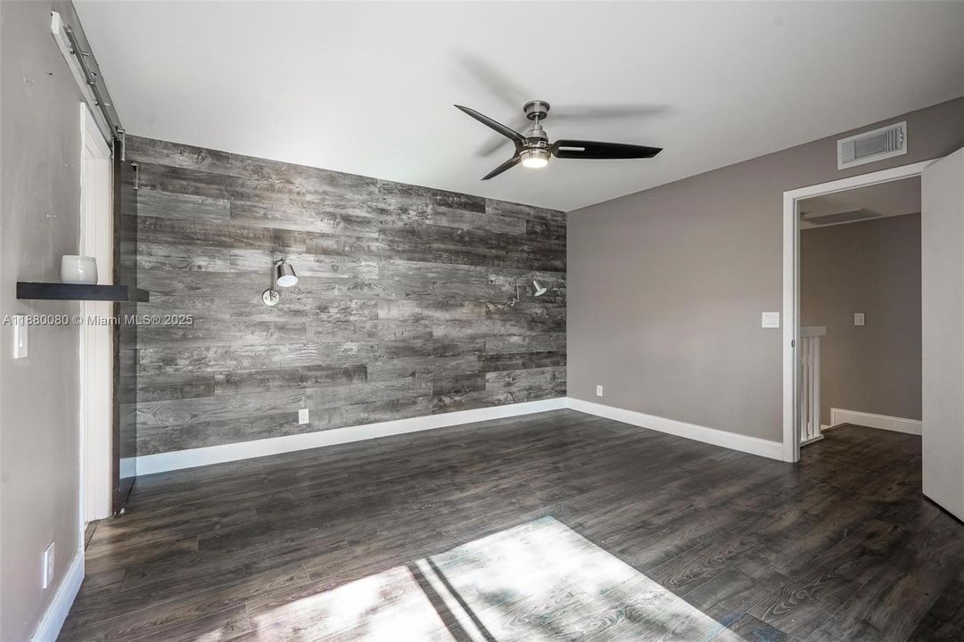 最近售出: $410,000 (2 贝兹, 2 浴室, 1264 平方英尺)