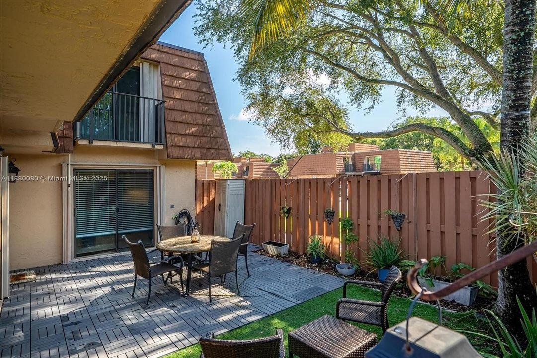 最近售出: $410,000 (2 贝兹, 2 浴室, 1264 平方英尺)