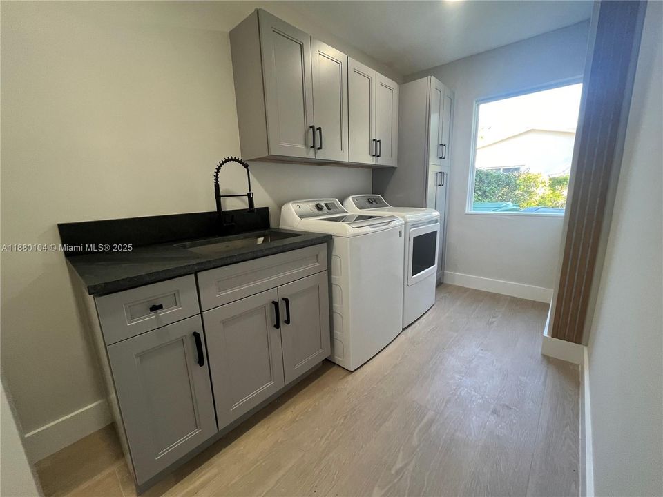 На продажу: $2,499,000 (5 спален, 4 ванн, 2961 Квадратных фут)