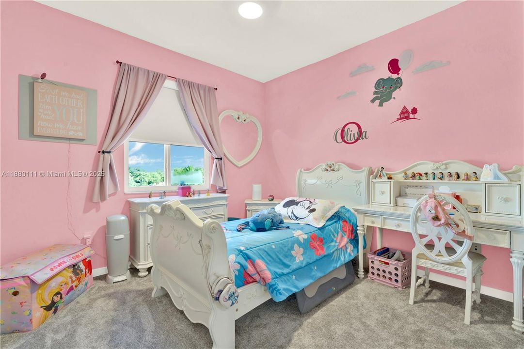 Vendido Recientemente: $539,900 (3 camas, 2 baños, 1979 Pies cuadrados)