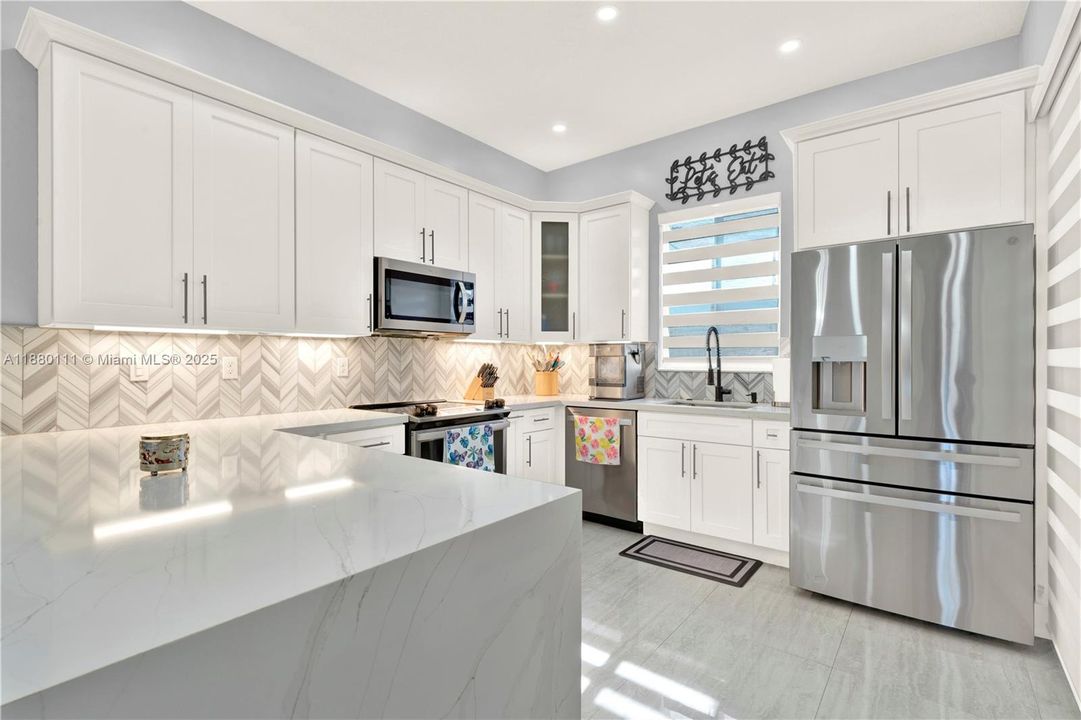 Vendido Recientemente: $539,900 (3 camas, 2 baños, 1979 Pies cuadrados)