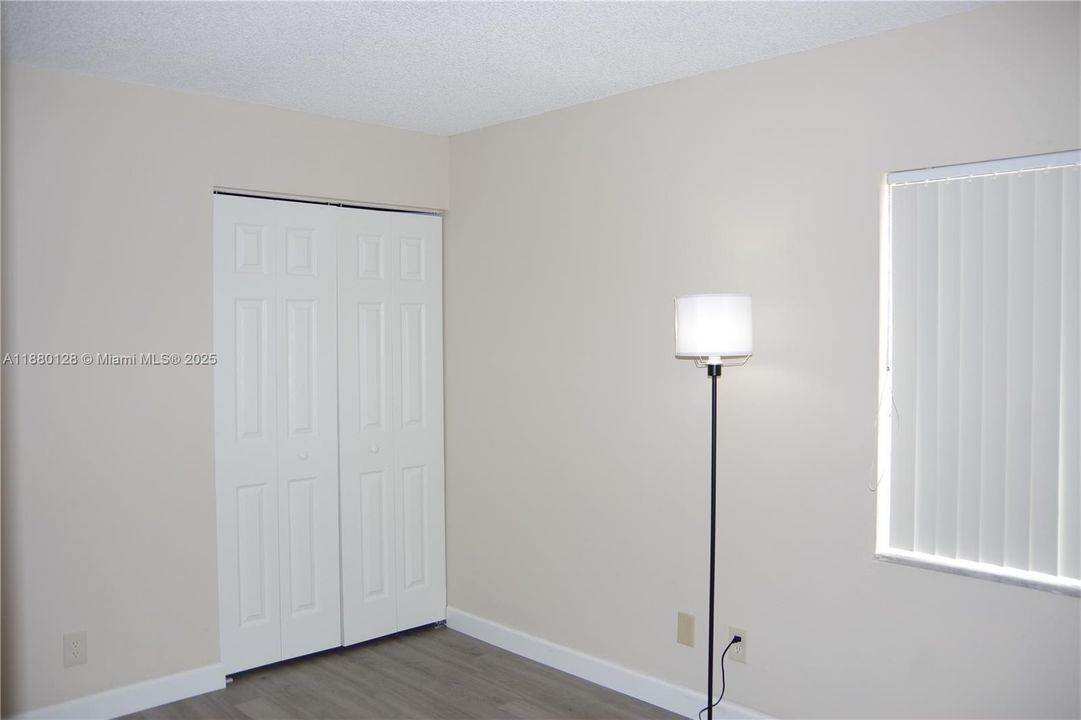 Recently Rented: $1,800 (2 beds, 1 baths, 868 Square Feet)