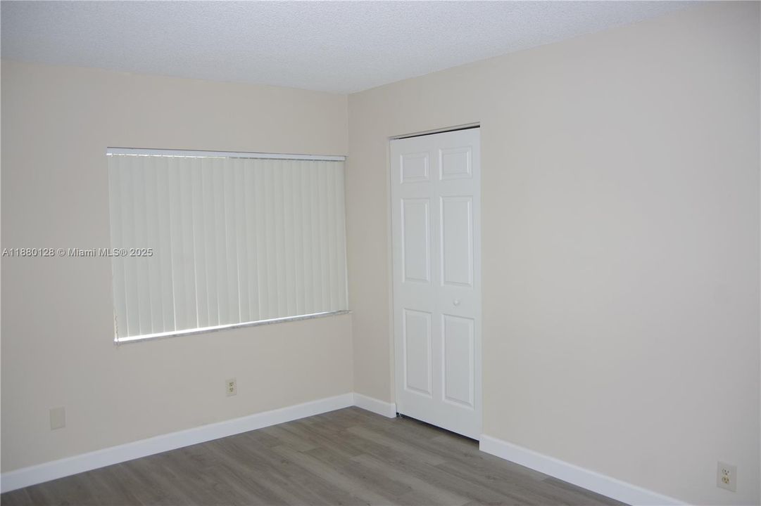 Recently Rented: $1,800 (2 beds, 1 baths, 868 Square Feet)