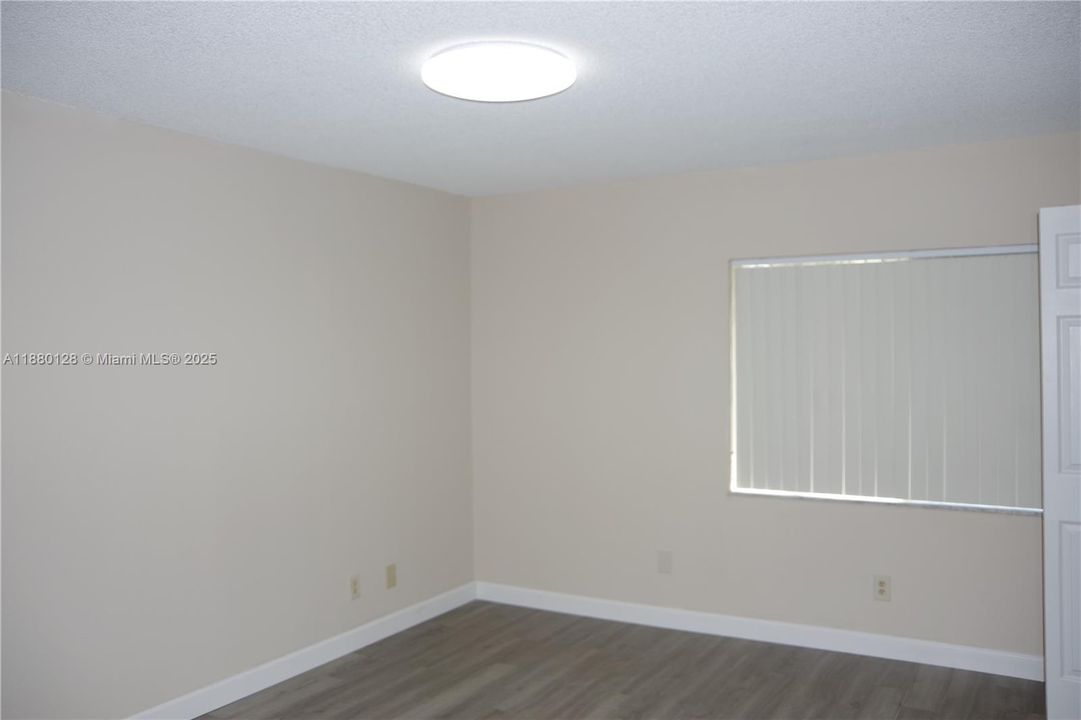 Recently Rented: $1,800 (2 beds, 1 baths, 868 Square Feet)