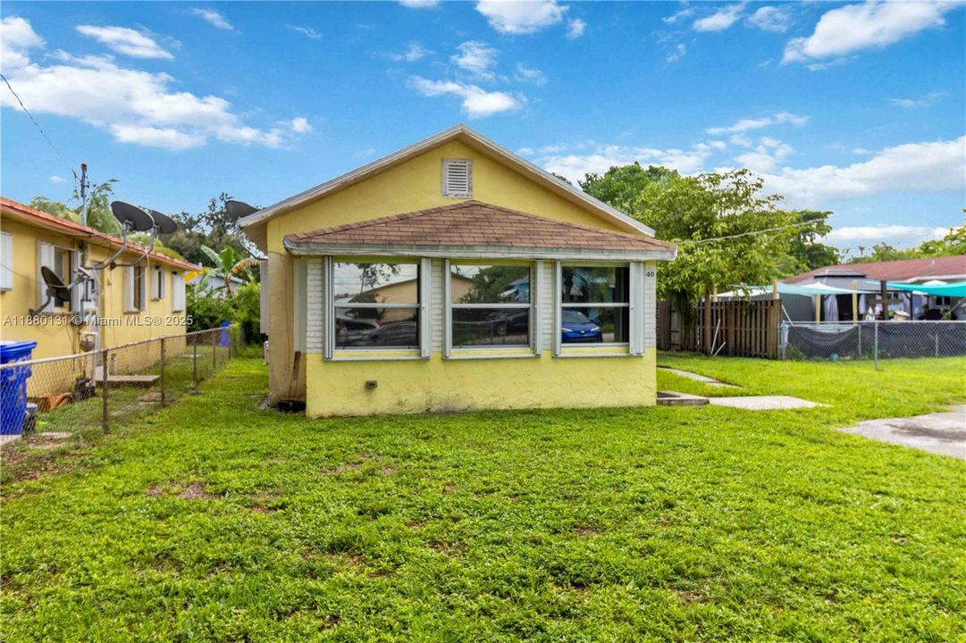 En Venta: $535,000 (4 camas, 2 baños, 1080 Pies cuadrados)