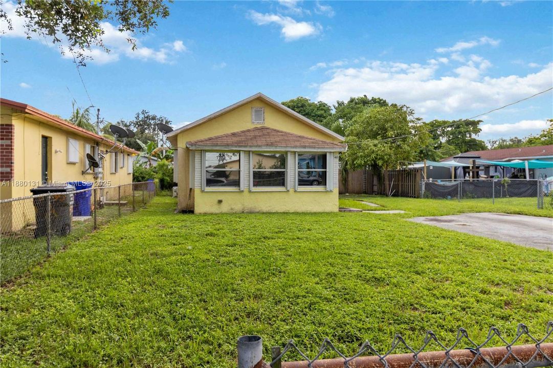 En Venta: $535,000 (4 camas, 2 baños, 1080 Pies cuadrados)