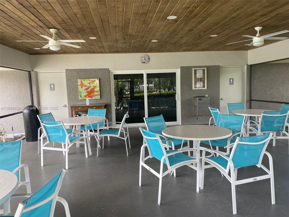 待售: $199,900 (2 贝兹, 2 浴室, 1357 平方英尺)