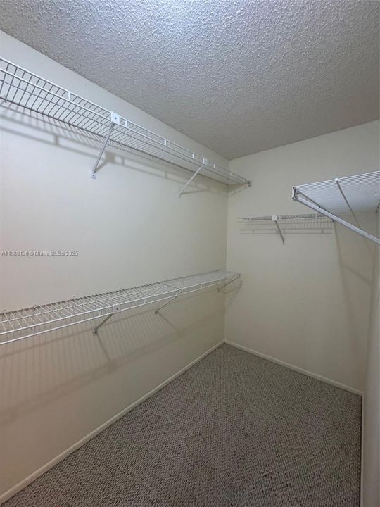 待售: $199,900 (2 贝兹, 2 浴室, 1357 平方英尺)