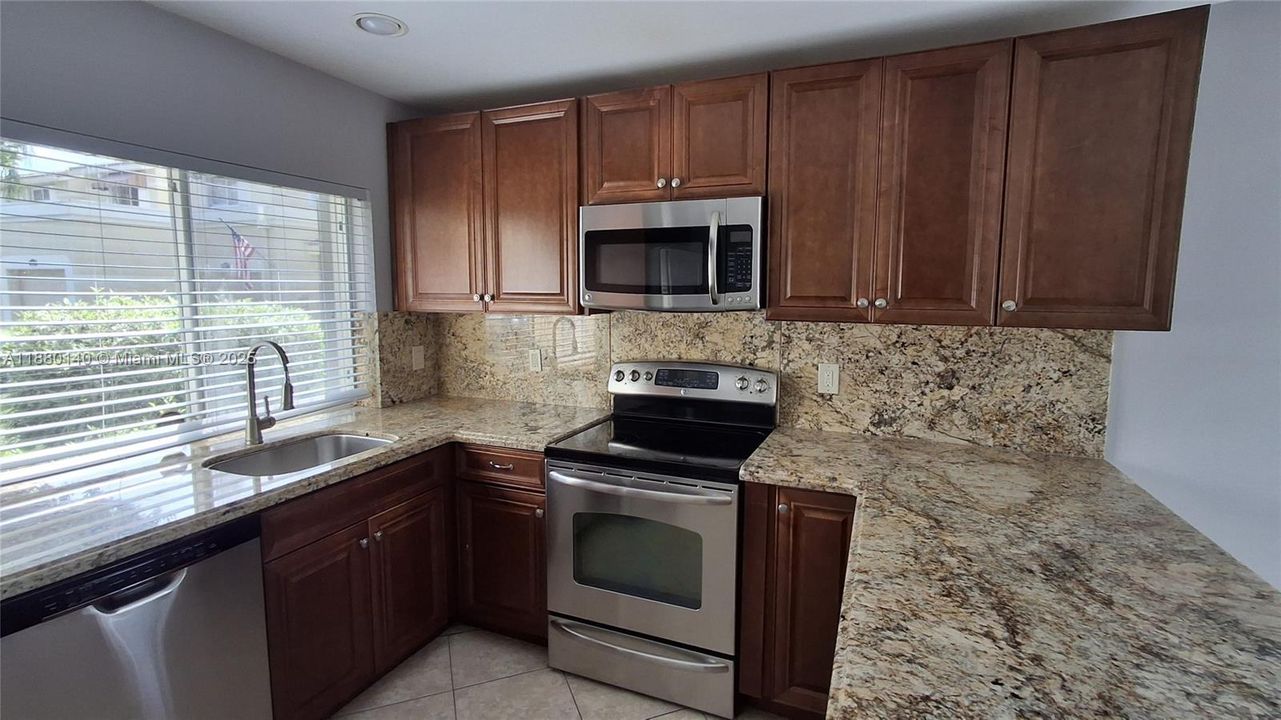 Недавно арендовано: $2,850 (3 спален, 2 ванн, 1451 Квадратных фут)