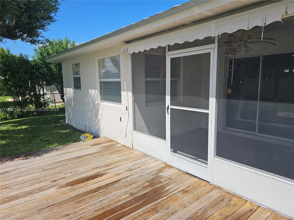 For Rent: $2,800 (3 beds, 2 baths, 1187 Square Feet)