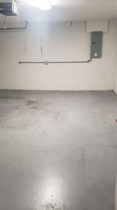 For Rent: $2,800 (3 beds, 2 baths, 1187 Square Feet)