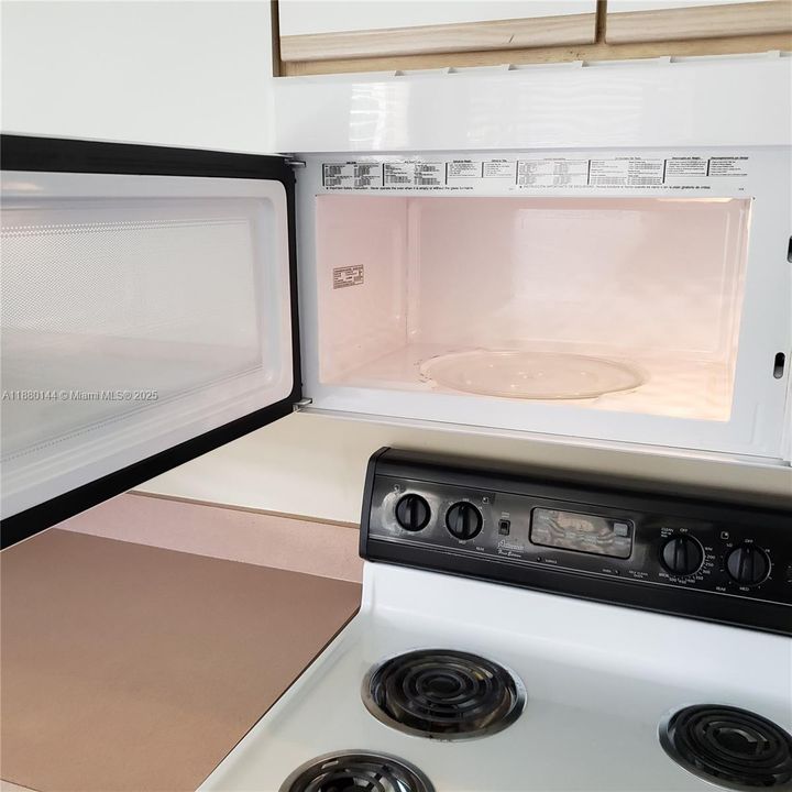 For Rent: $2,800 (3 beds, 2 baths, 1187 Square Feet)