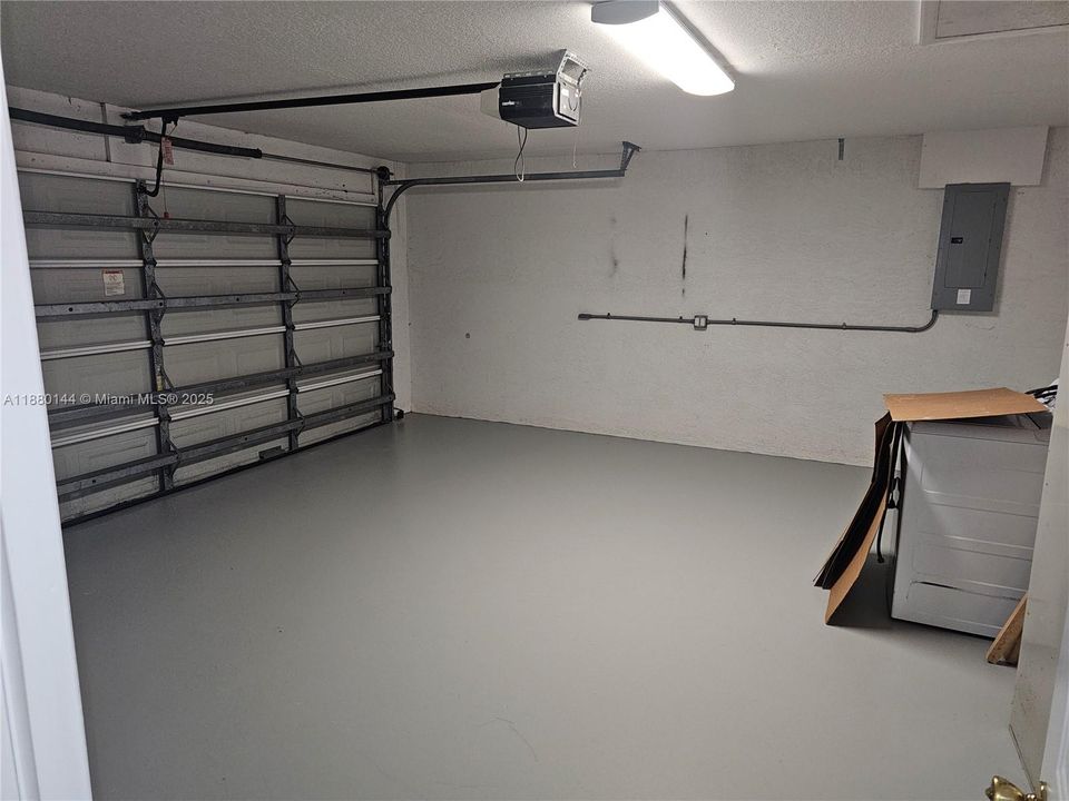 For Rent: $2,800 (3 beds, 2 baths, 1187 Square Feet)