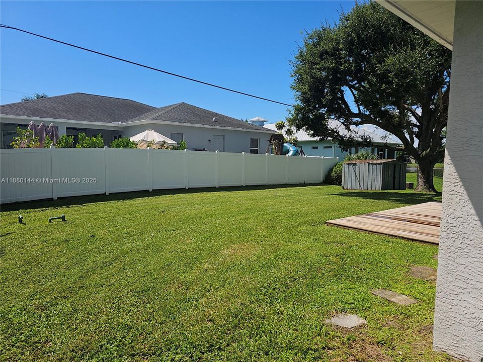 For Rent: $2,800 (3 beds, 2 baths, 1187 Square Feet)