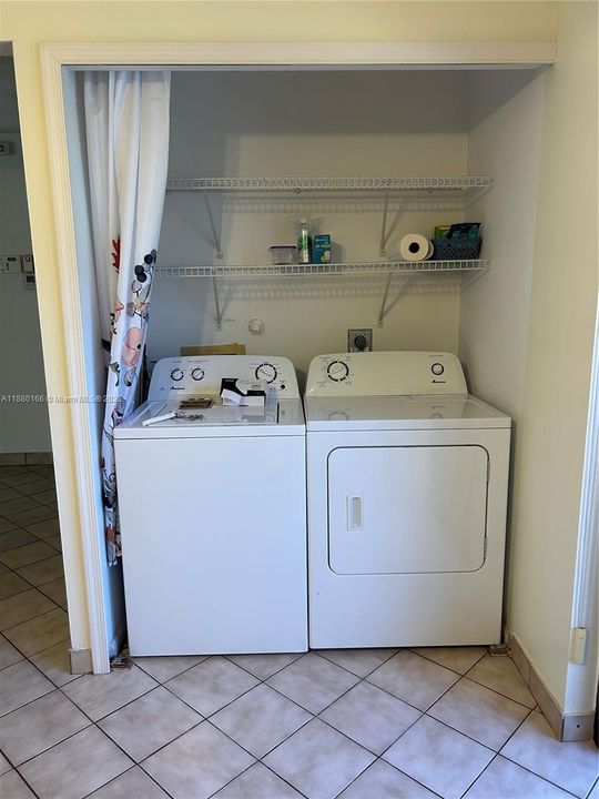 Recientemente alquilado: $2,200 (2 camas, 2 baños, 1262 Pies cuadrados)