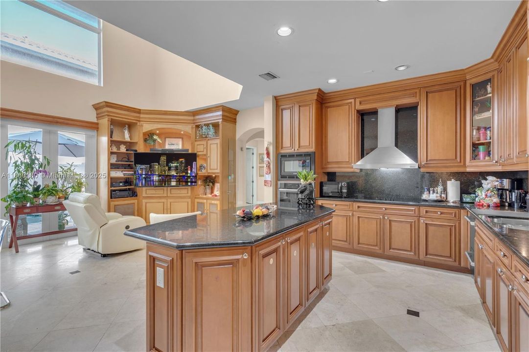 For Sale: $2,750,000 (5 beds, 4 baths, 3339 Square Feet)