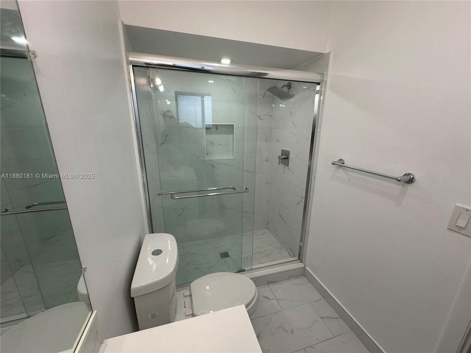 Active With Contract: $2,950 (3 beds, 2 baths, 1684 Square Feet)