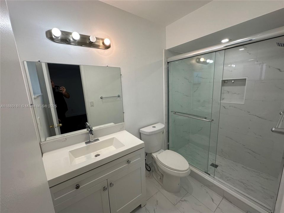 Active With Contract: $2,950 (3 beds, 2 baths, 1684 Square Feet)