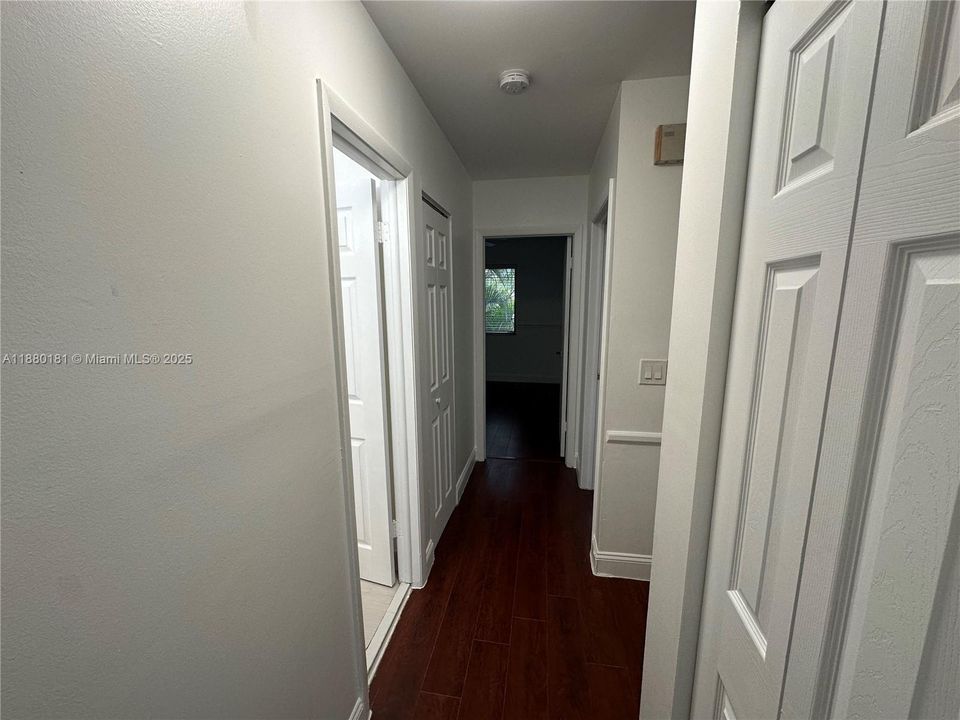 Active With Contract: $2,950 (3 beds, 2 baths, 1684 Square Feet)