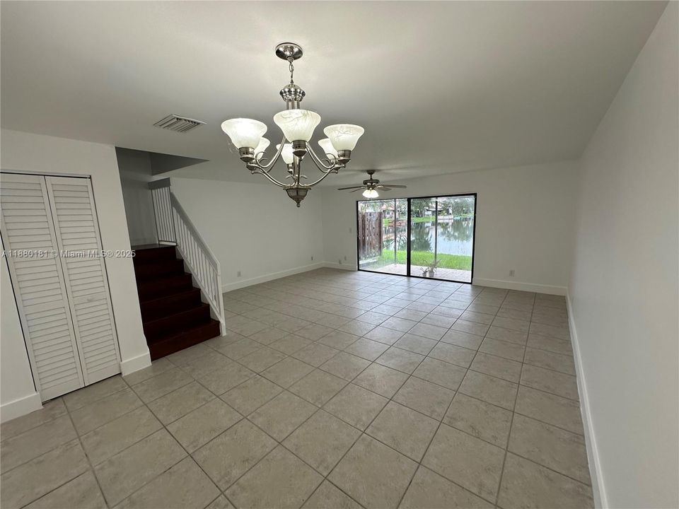 Active With Contract: $2,950 (3 beds, 2 baths, 1684 Square Feet)