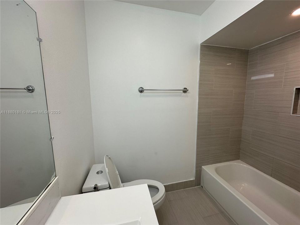 Active With Contract: $2,950 (3 beds, 2 baths, 1684 Square Feet)