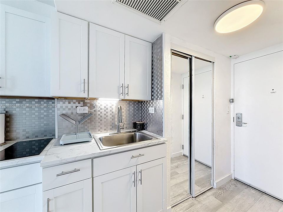 待售: $150,000 (0 贝兹, 1 浴室, 360 平方英尺)