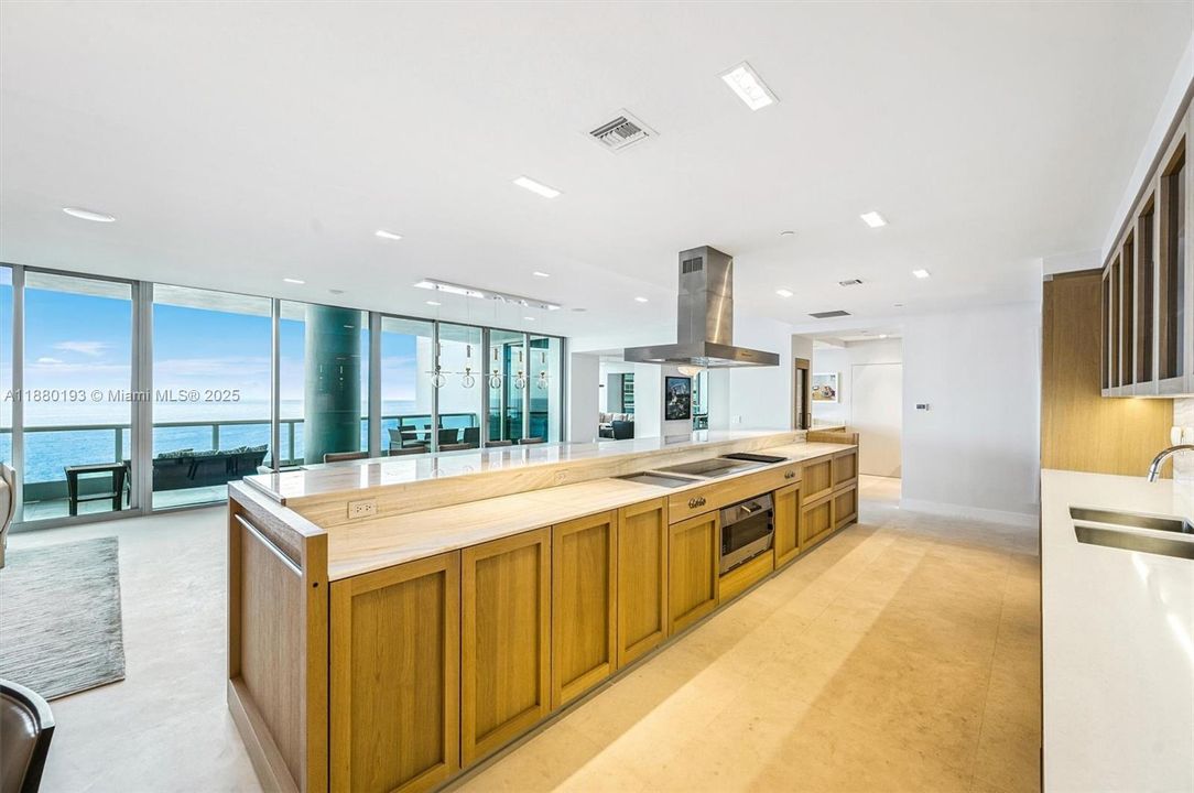 For Sale: $19,500,000 (6 beds, 6 baths, 7789 Square Feet)