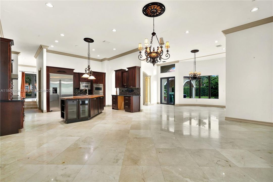 Под контрактом: $999,900 (5 спален, 4 ванн, 4612 Квадратных фут)