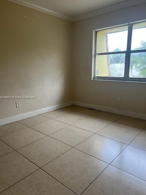 Под контрактом: $1,900 (2 спален, 1 ванн, 780 Квадратных фут)