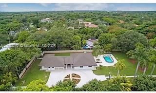 合同活跃: $11,250 (5 贝兹, 4 浴室, 3731 平方英尺)