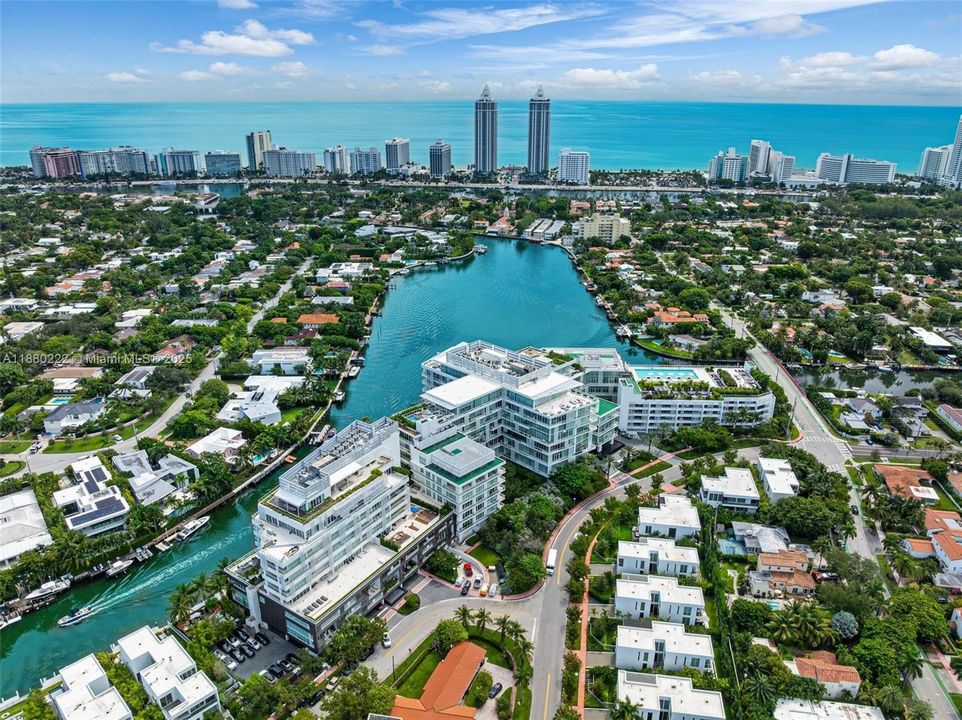 待售: $2,999,000 (2 贝兹, 2 浴室, 2085 平方英尺)