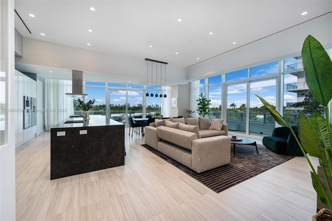 待售: $2,999,000 (2 贝兹, 2 浴室, 2085 平方英尺)