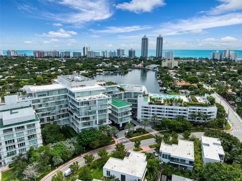 待售: $2,999,000 (2 贝兹, 2 浴室, 2085 平方英尺)