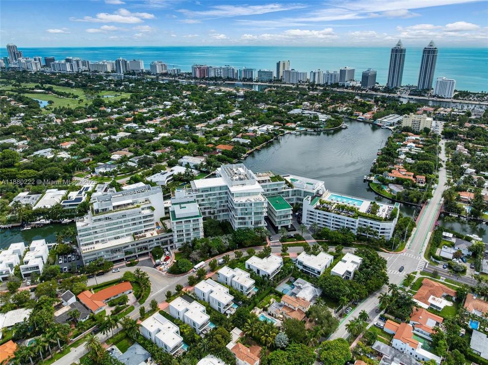 待售: $2,999,000 (2 贝兹, 2 浴室, 2085 平方英尺)