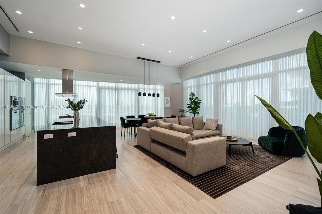 待售: $2,999,000 (2 贝兹, 2 浴室, 2085 平方英尺)