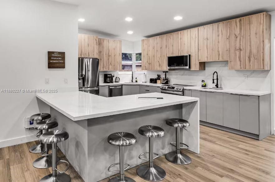 En Venta: $1,250,000 (3 camas, 2 baños, 1529 Pies cuadrados)