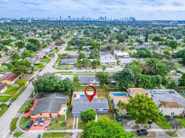 En Venta: $1,250,000 (3 camas, 2 baños, 1529 Pies cuadrados)