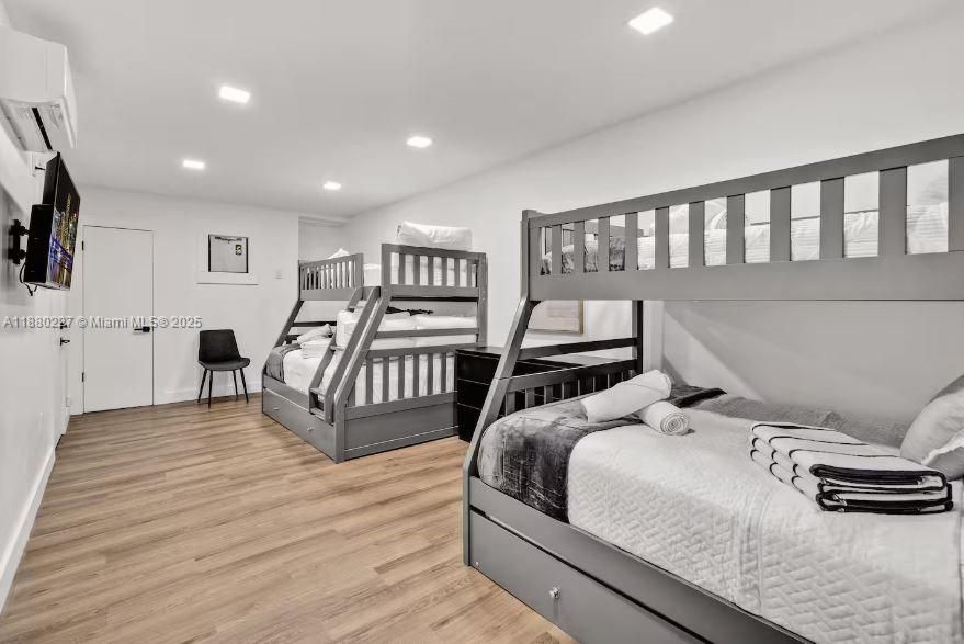 En Venta: $1,250,000 (3 camas, 2 baños, 1529 Pies cuadrados)