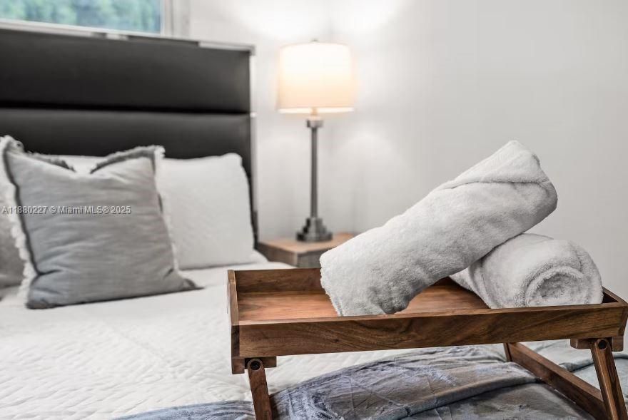 En Venta: $1,250,000 (3 camas, 2 baños, 1529 Pies cuadrados)