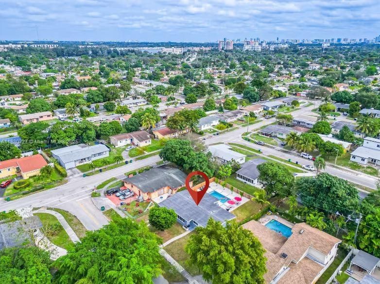 En Venta: $1,250,000 (3 camas, 2 baños, 1529 Pies cuadrados)