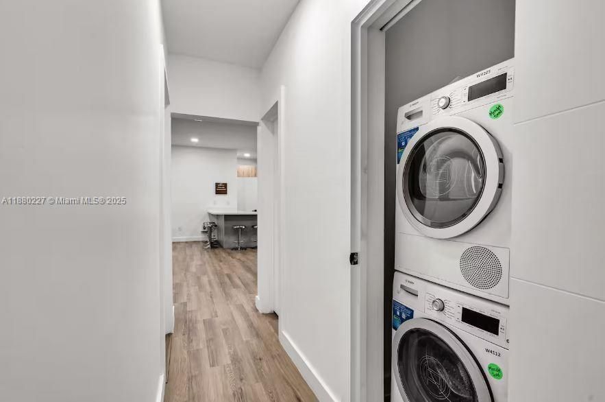 En Venta: $1,250,000 (3 camas, 2 baños, 1529 Pies cuadrados)