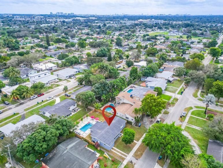 En Venta: $1,250,000 (3 camas, 2 baños, 1529 Pies cuadrados)