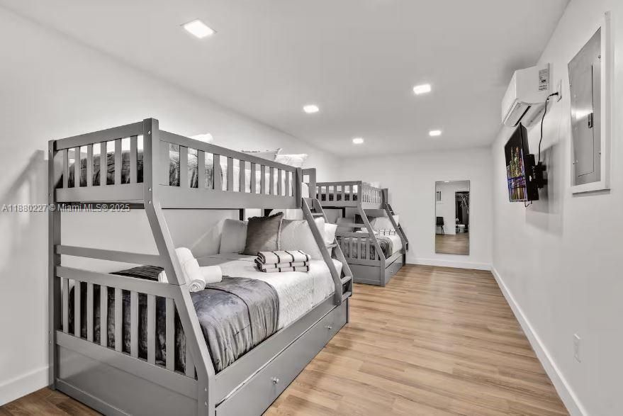 En Venta: $1,250,000 (3 camas, 2 baños, 1529 Pies cuadrados)