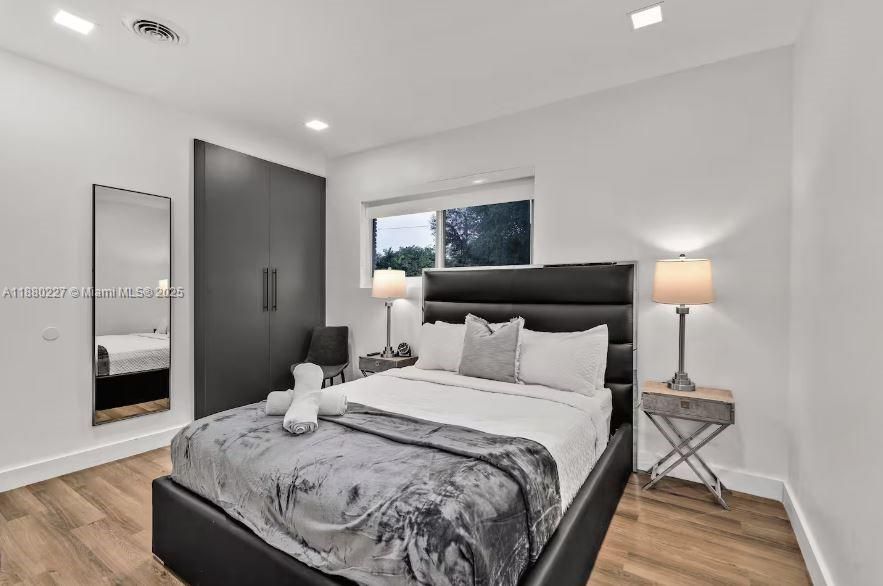 En Venta: $1,250,000 (3 camas, 2 baños, 1529 Pies cuadrados)