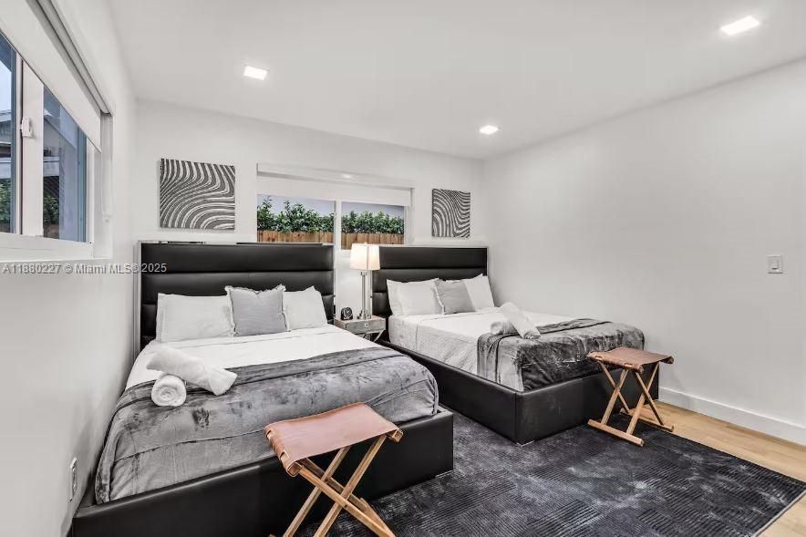 En Venta: $1,250,000 (3 camas, 2 baños, 1529 Pies cuadrados)